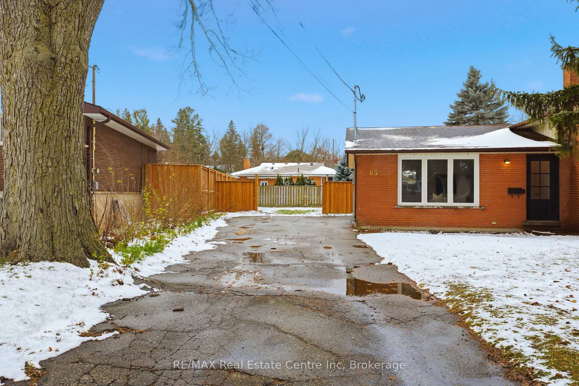 Photo 3 of 65 Sunnylea Crescent, Guelph, General Hospital — HOMEH