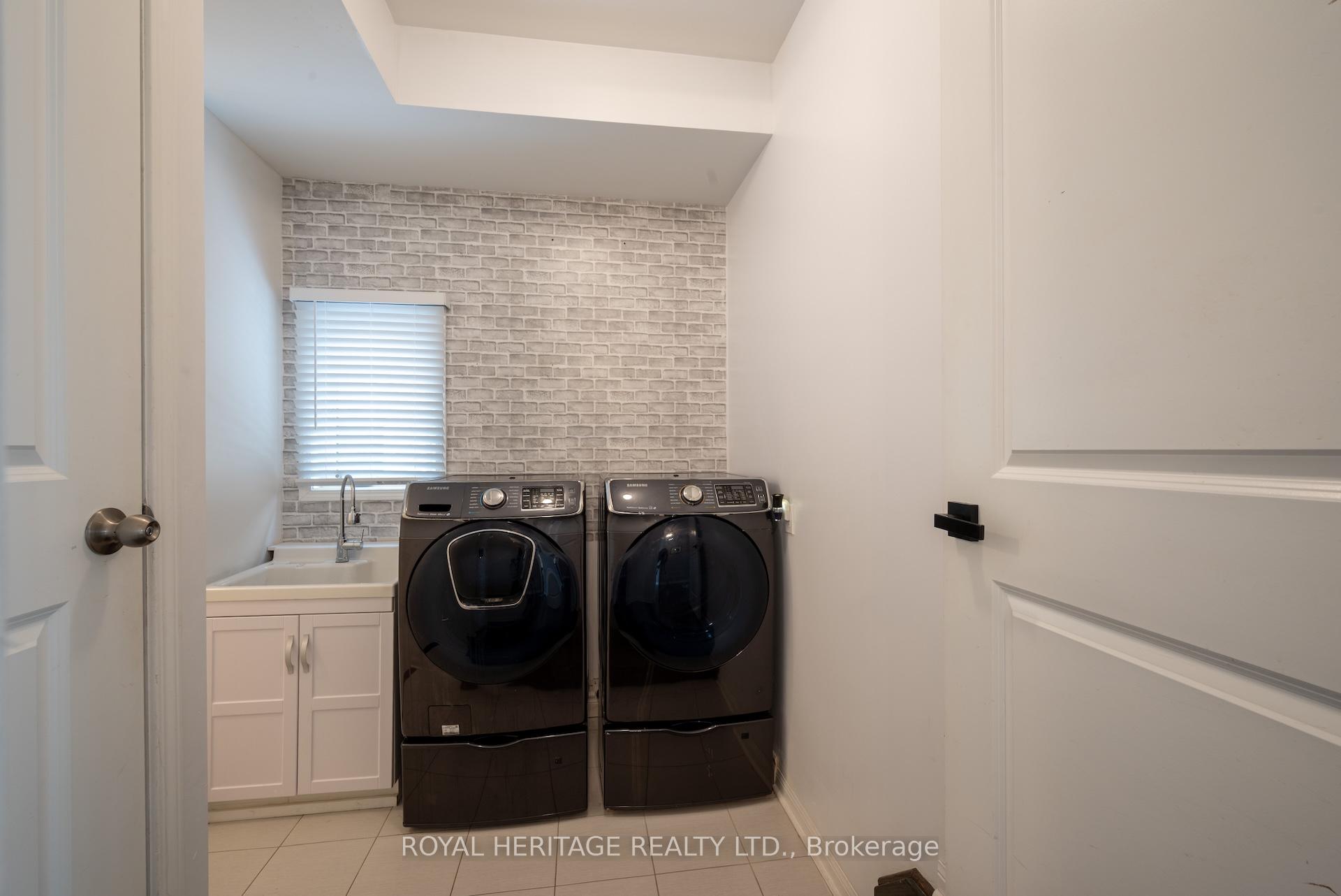 Photo 8 of 51 Henry Smith Avenue, Clarington, Bowmanville — HOMEH