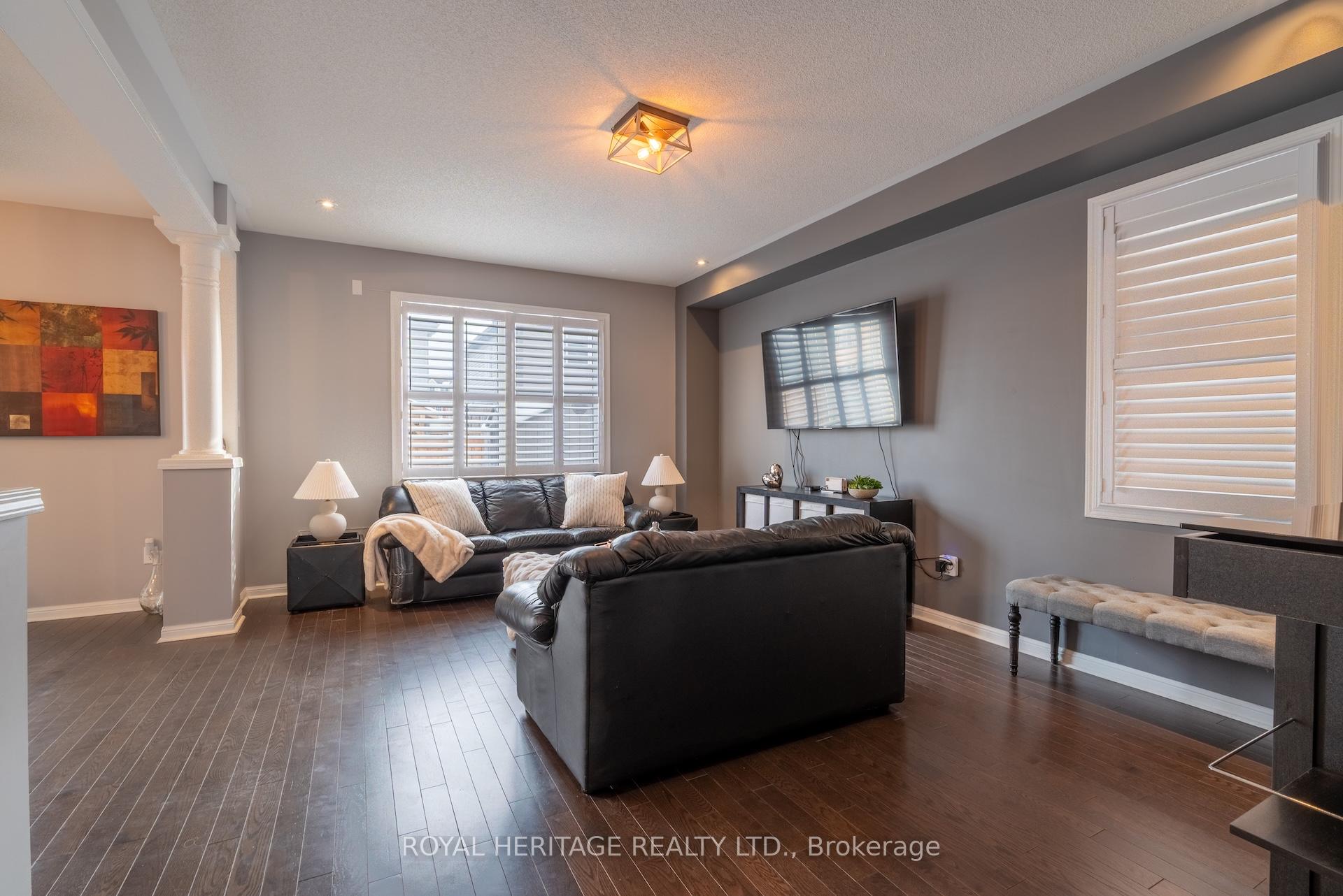 Photo 17 of 51 Henry Smith Avenue, Clarington, Bowmanville — HOMEH