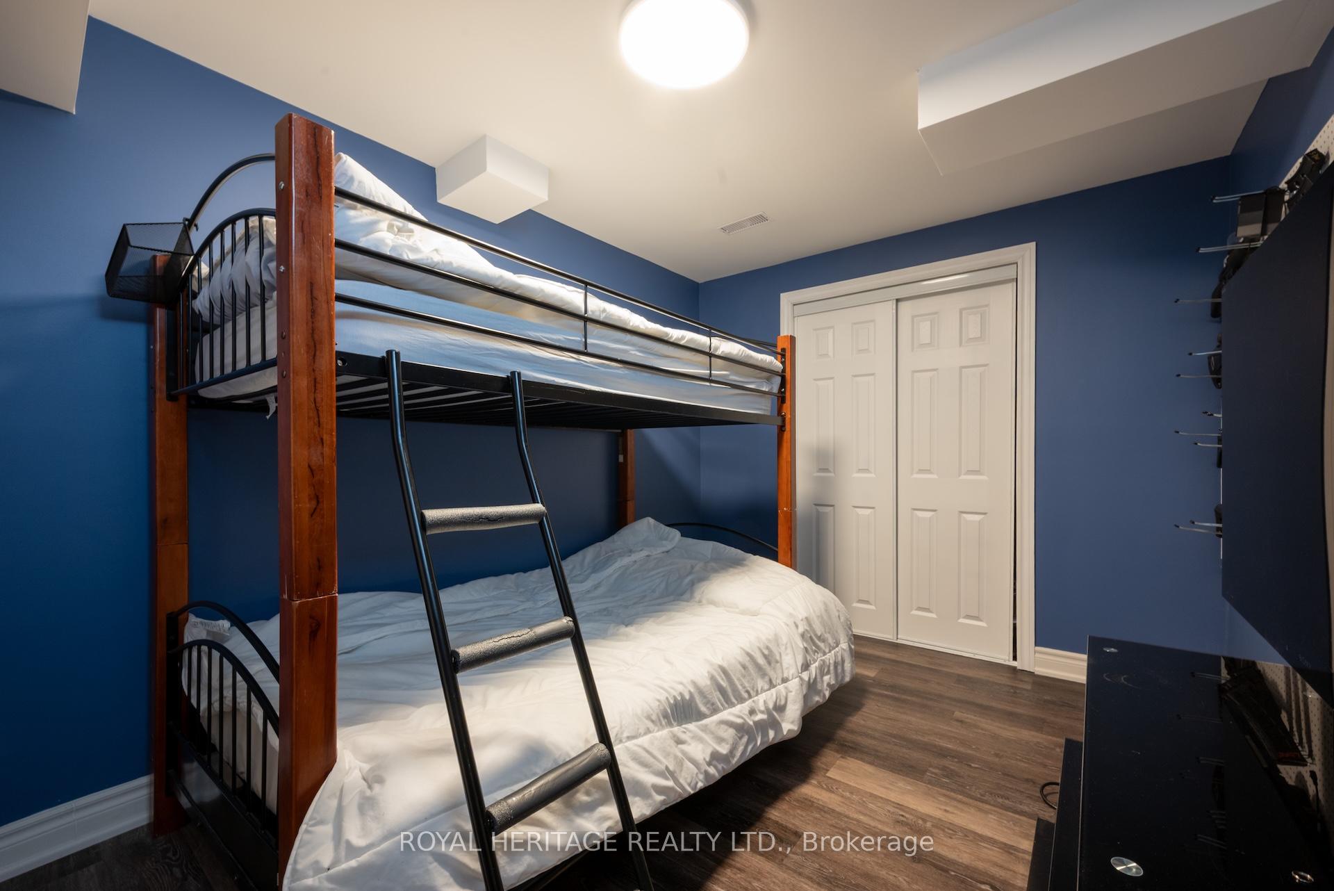 Photo 33 of 51 Henry Smith Avenue, Clarington, Bowmanville — HOMEH