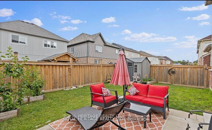 Photo 35 of 51 Henry Smith Avenue, Clarington, Bowmanville — HOMEH