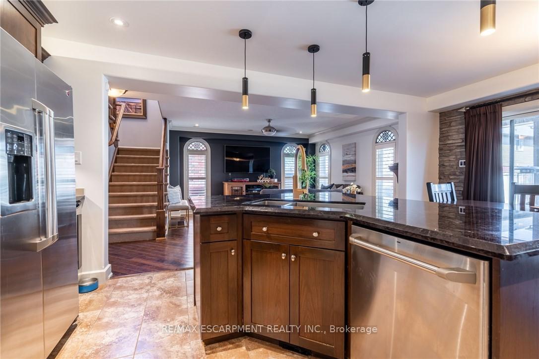 Photo 8 of 16 Sycamore Crescent, Grimsby, Grimsby West — HOMEH