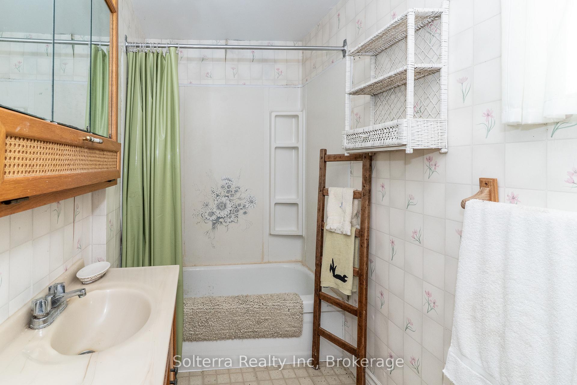 Photo 14 of 1185 Parkers Point Road E, Gravenhurst, Muskoka (S) — HOMEH