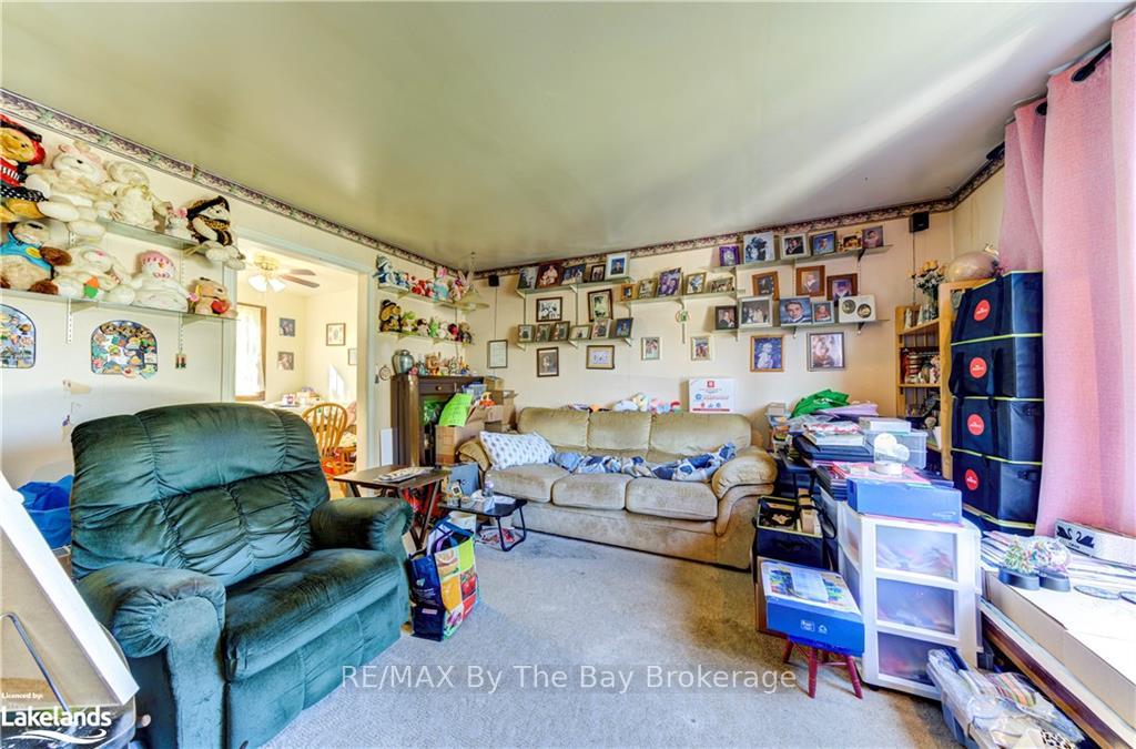 Photo 6 of 69 Gibbard Crescent, Collingwood — HOMEH