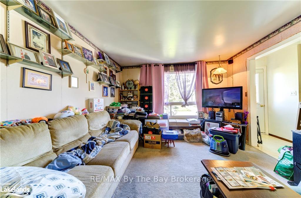 Photo 8 of 69 Gibbard Crescent, Collingwood — HOMEH