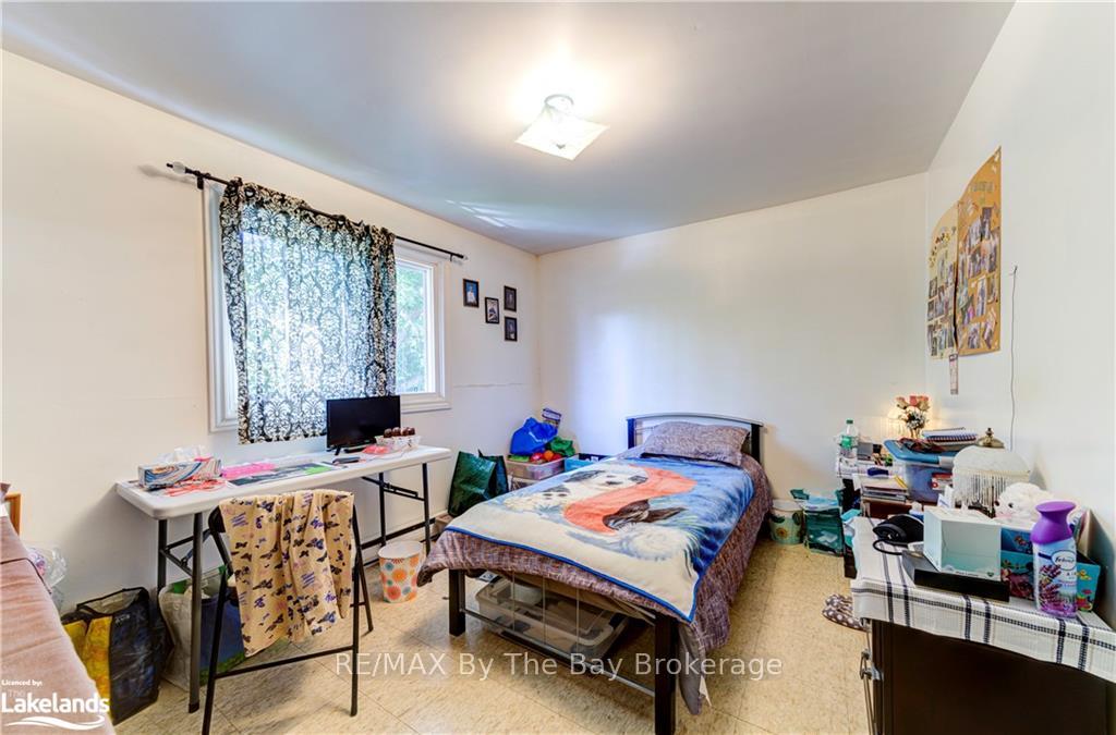 Photo 17 of 69 Gibbard Crescent, Collingwood — HOMEH