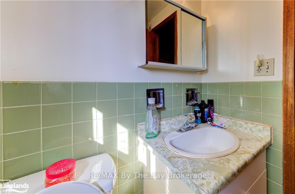 Photo 19 of 69 Gibbard Crescent, Collingwood — HOMEH