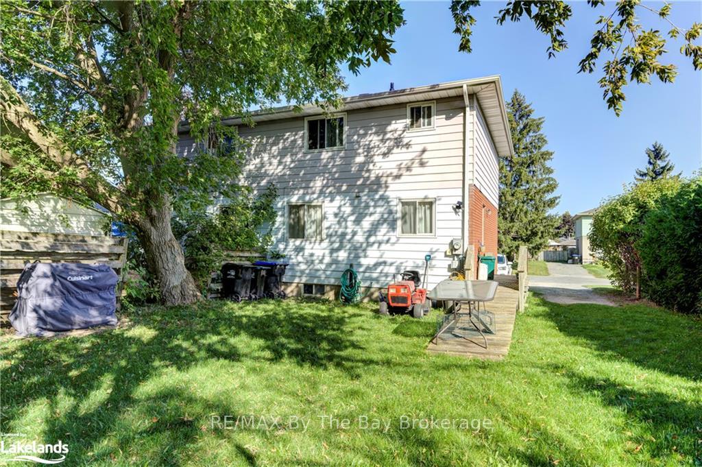 Photo 26 of 69 Gibbard Crescent, Collingwood — HOMEH