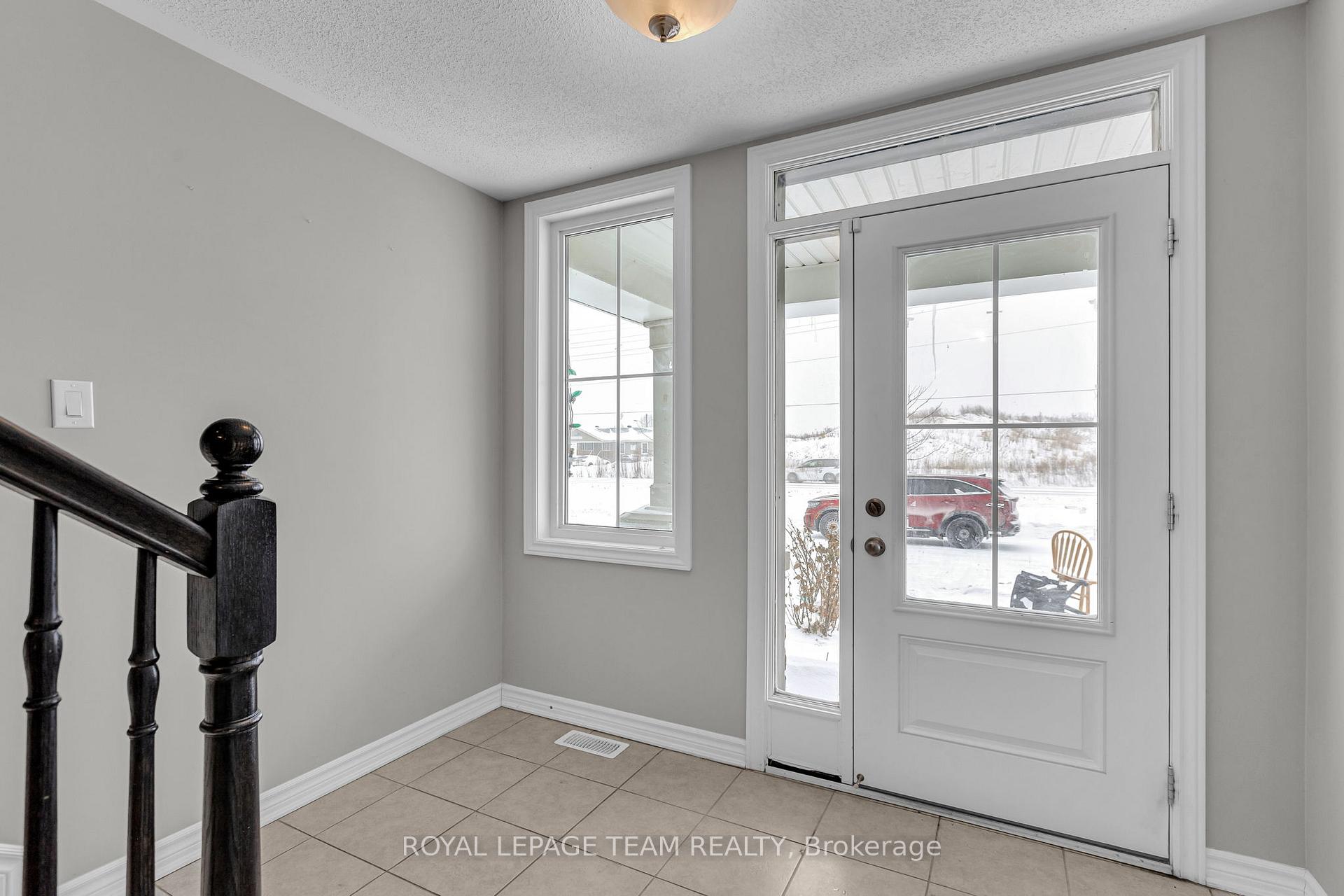 Photo 4 of 358 Aphelion Crescent, Ottawa, Barrhaven - Half Moon Bay — HOMEH