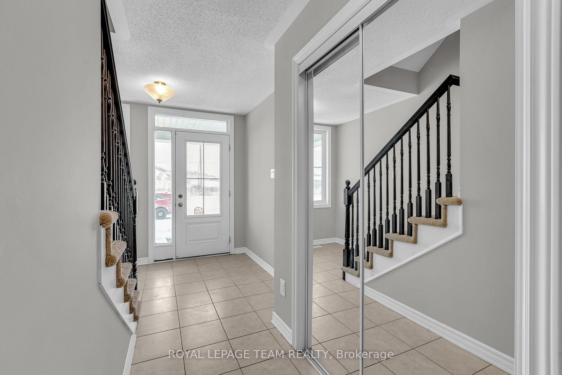 Photo 8 of 358 Aphelion Crescent, Ottawa, Barrhaven - Half Moon Bay — HOMEH