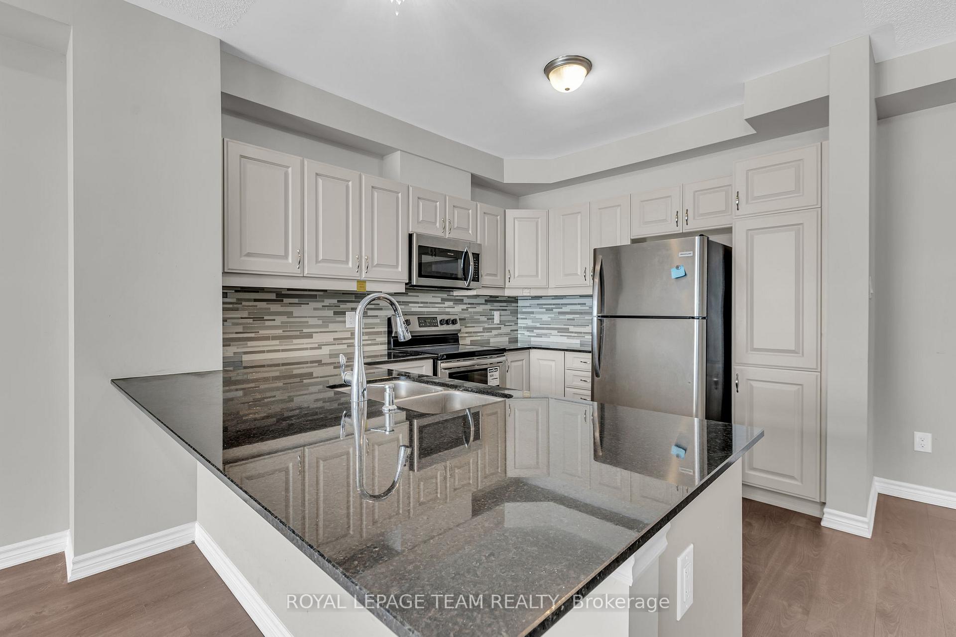 Photo 9 of 358 Aphelion Crescent, Ottawa, Barrhaven - Half Moon Bay — HOMEH