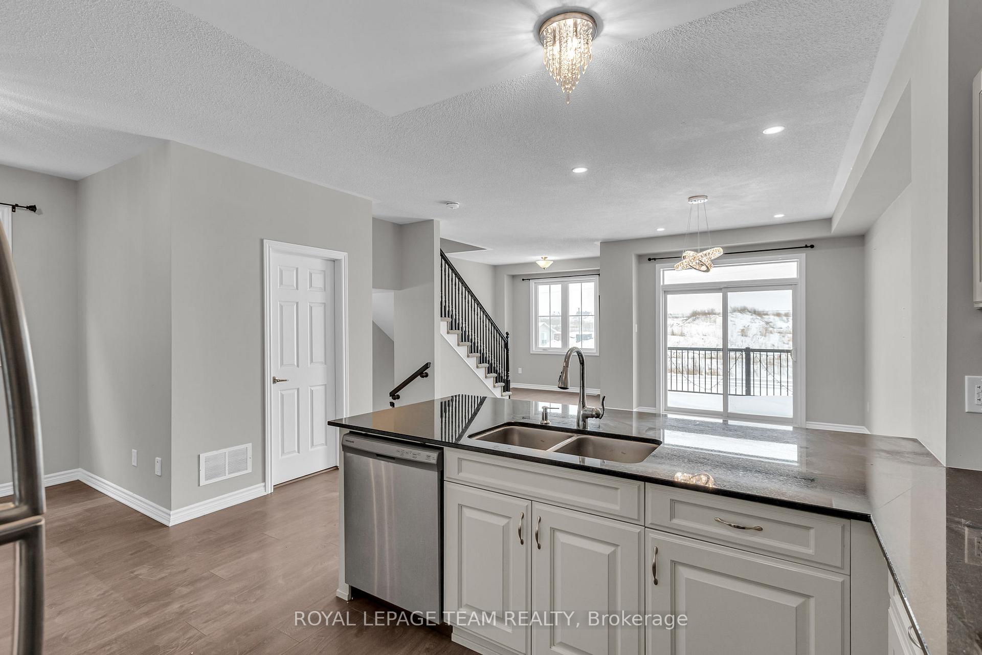 Photo 12 of 358 Aphelion Crescent, Ottawa, Barrhaven - Half Moon Bay — HOMEH