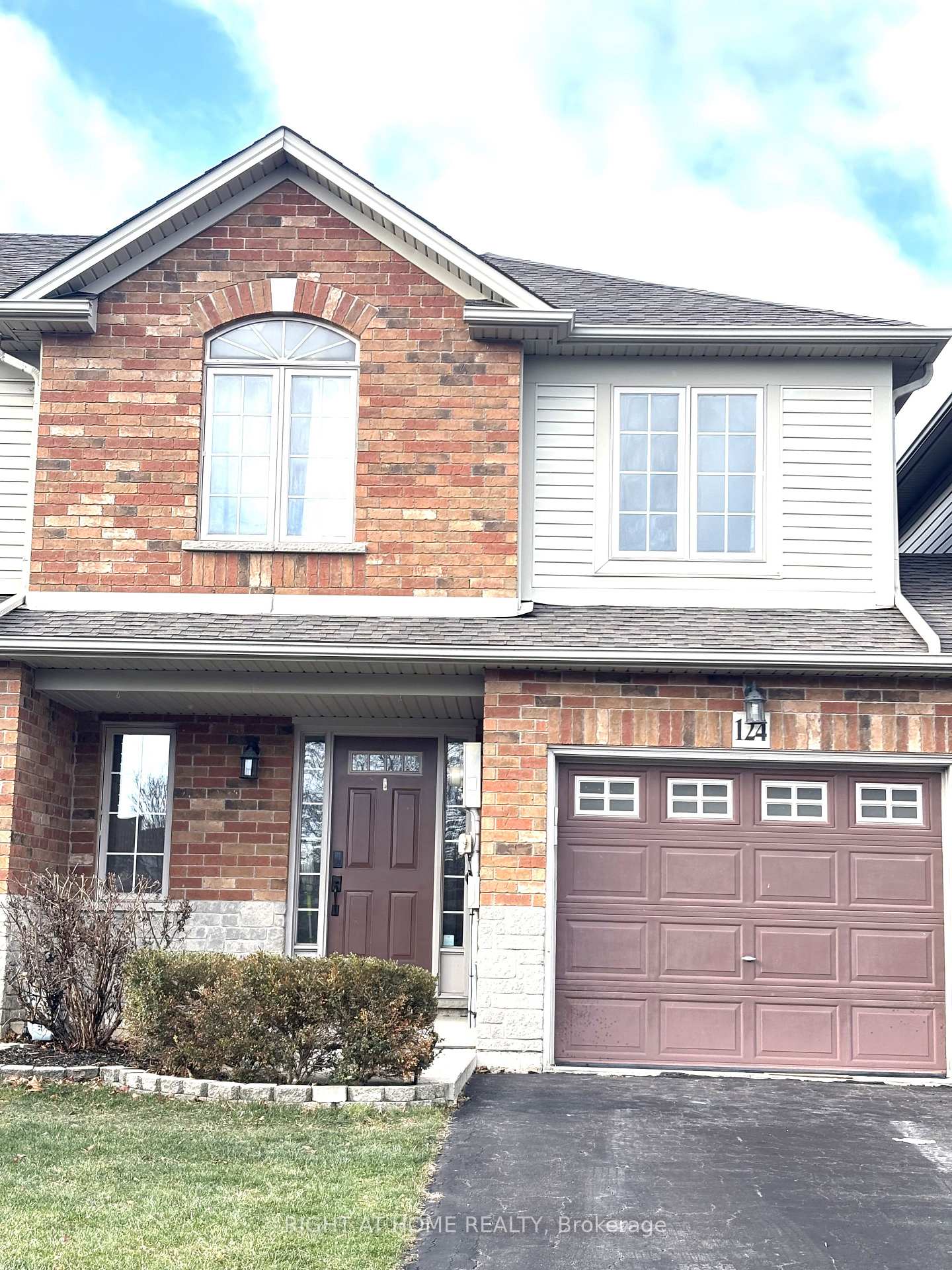 Photo 1 of 124 Magnolia Crescent, Grimsby, Grimsby West — HOMEH
