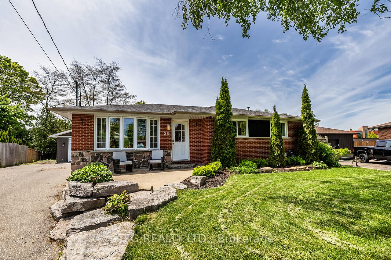Photo 2 of 35 Oatley Court, Clarington, Newcastle — HOMEH
