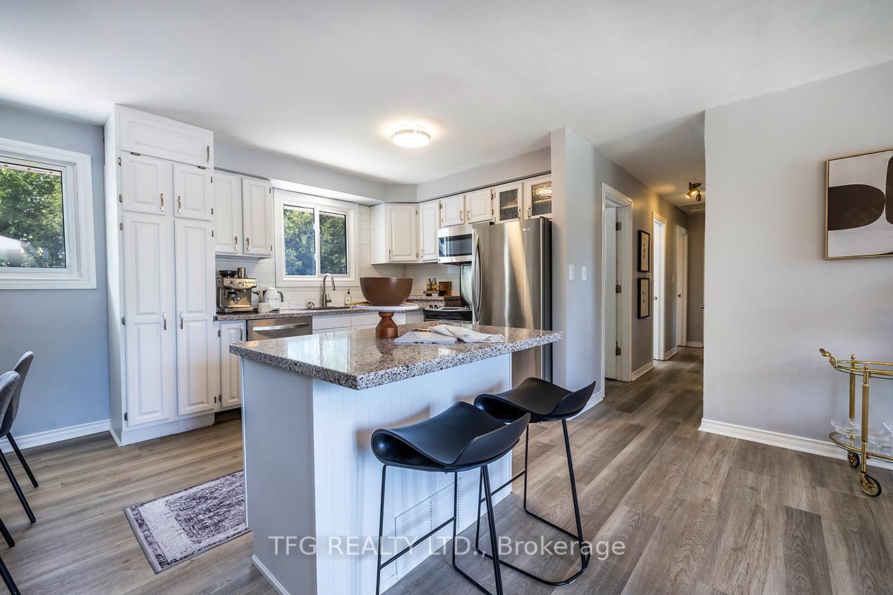 Photo 6 of 35 Oatley Court, Clarington, Newcastle — HOMEH