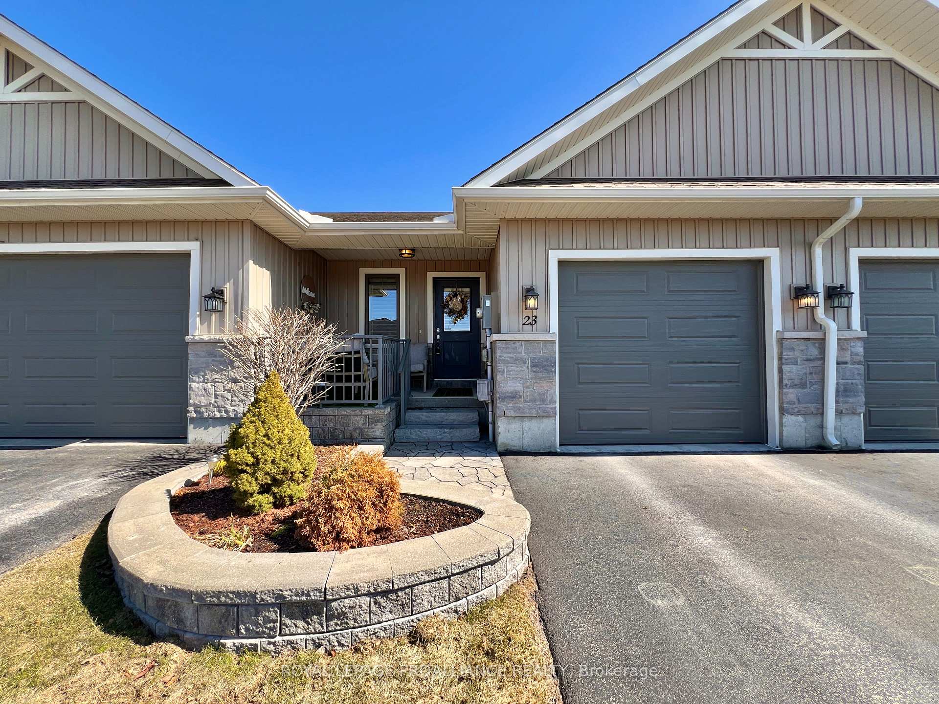 Front of 23 Glenview Crescent