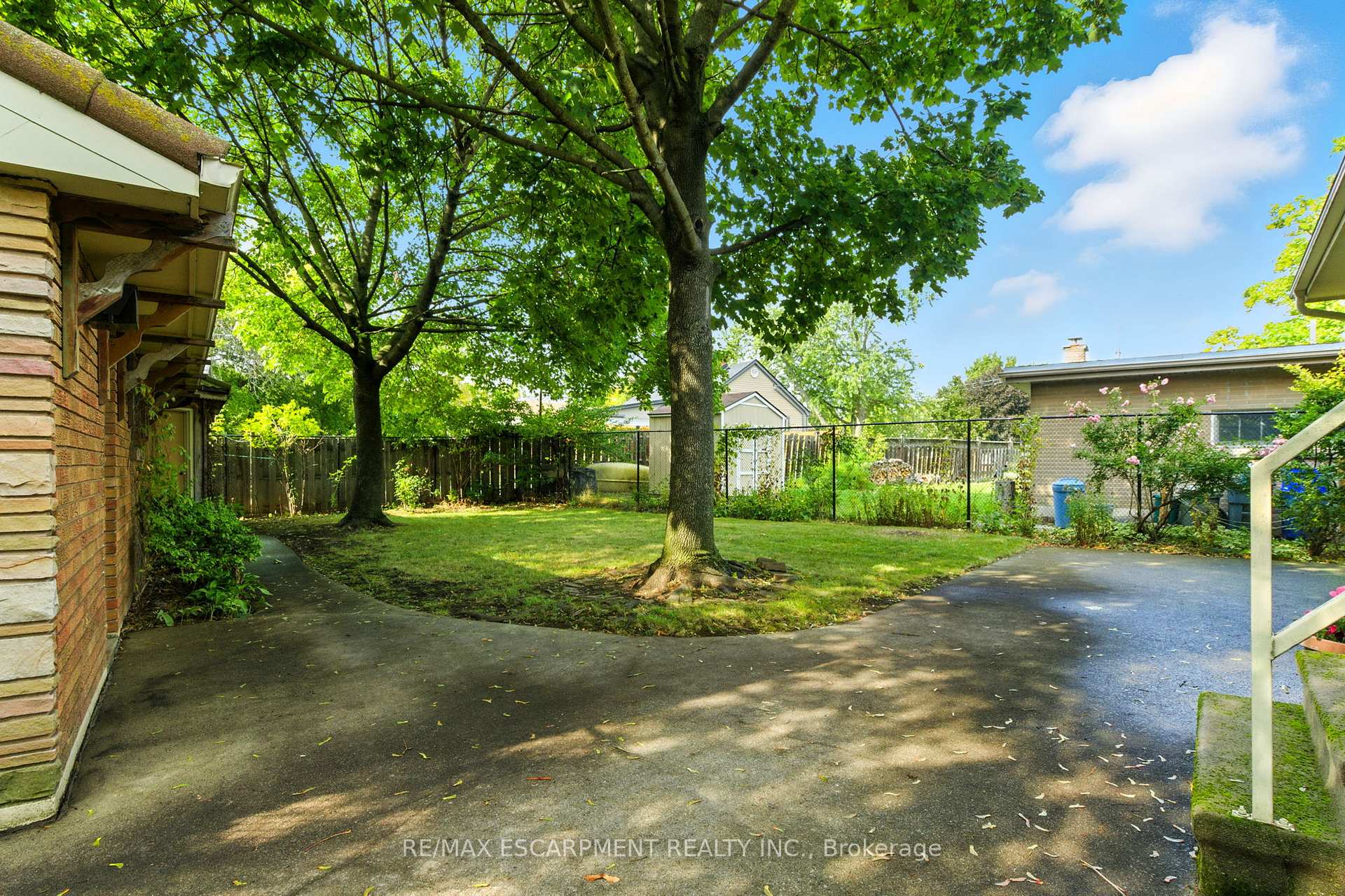 Photo 3 of 2311 Mountainside Drive, Burlington, Mountainside — HOMEH