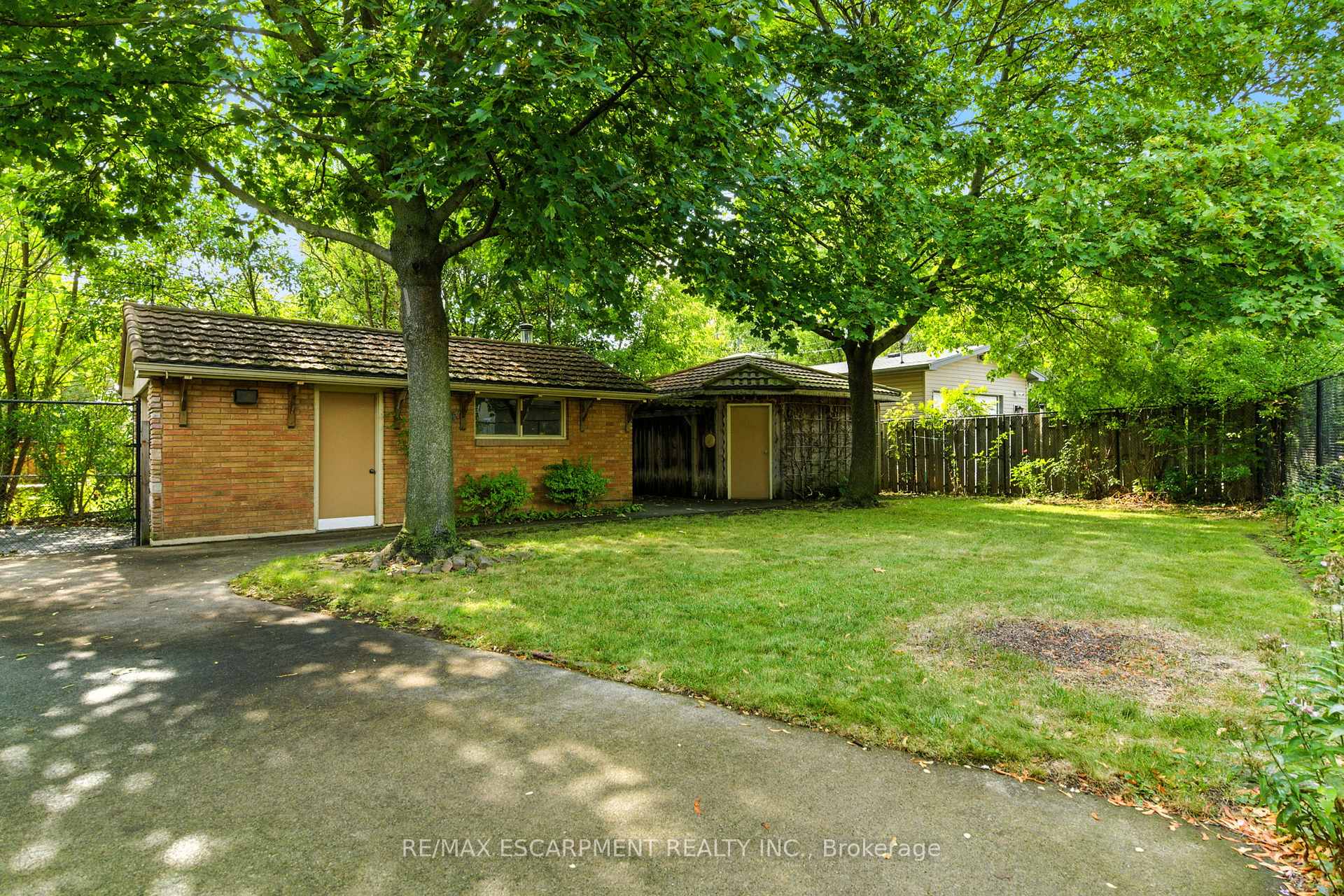 Photo 4 of 2311 Mountainside Drive, Burlington, Mountainside — HOMEH