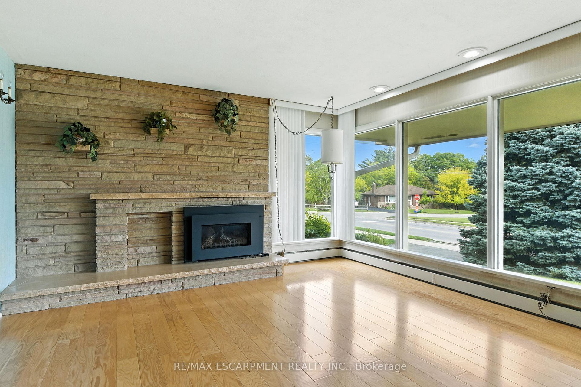 Photo 8 of 2311 Mountainside Drive, Burlington, Mountainside — HOMEH