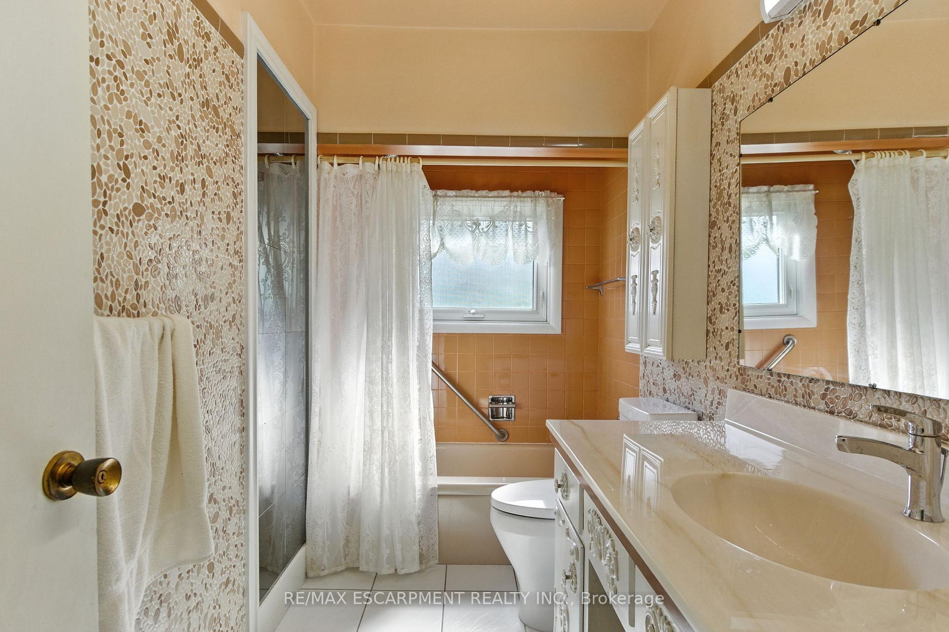 Photo 14 of 2311 Mountainside Drive, Burlington, Mountainside — HOMEH