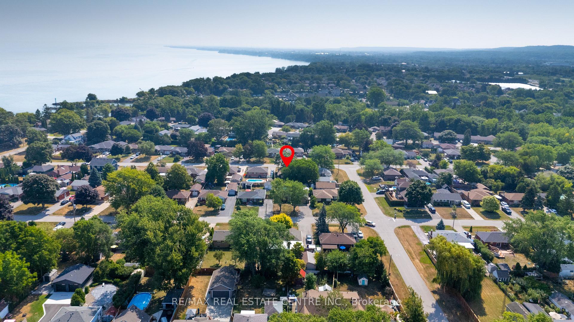 Photo 2 of 19 Old Orchard Avenue, Grimsby, Grimsby Beach — HOMEH