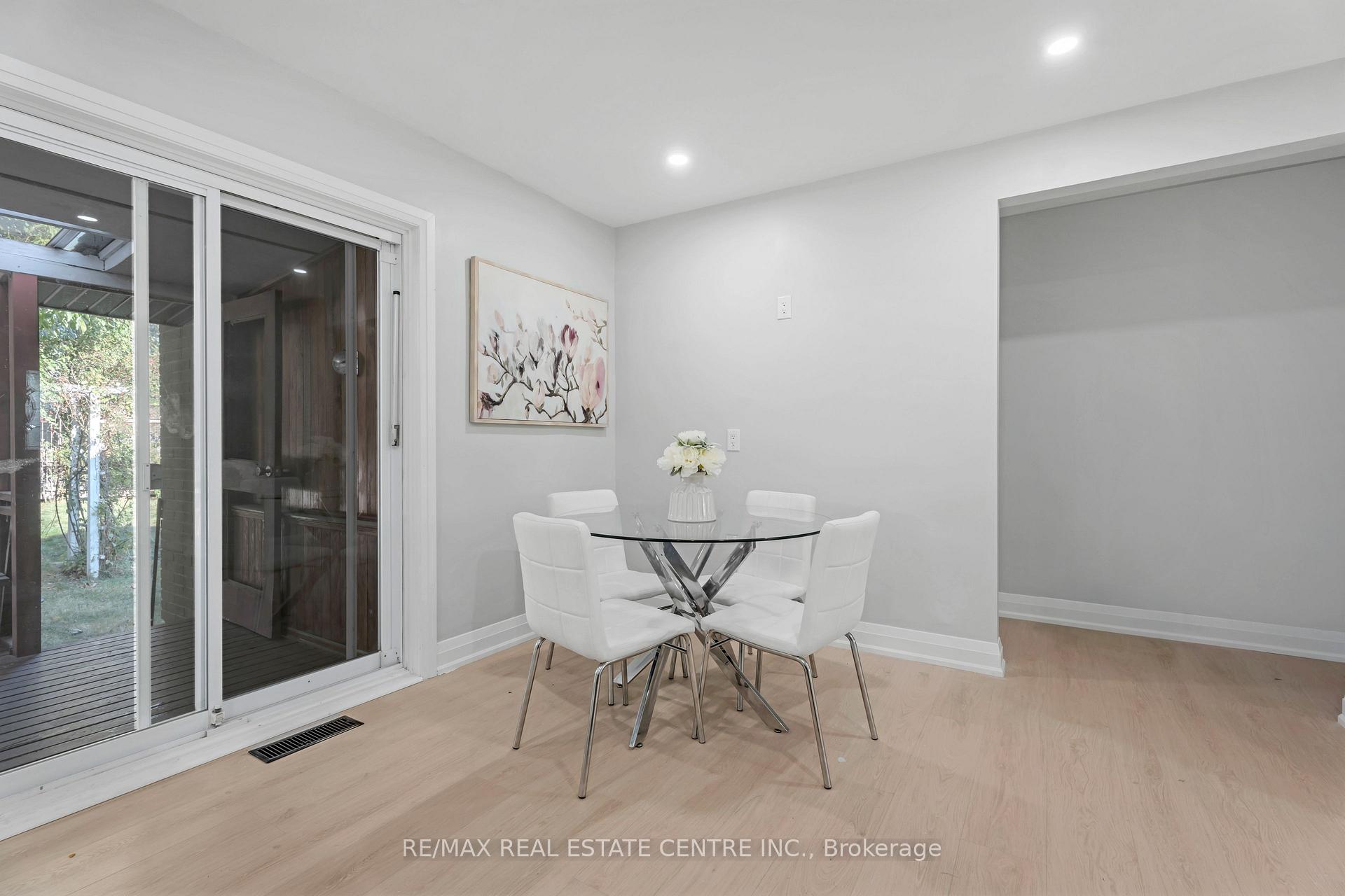 Photo 8 of 19 Old Orchard Avenue, Grimsby, Grimsby Beach — HOMEH