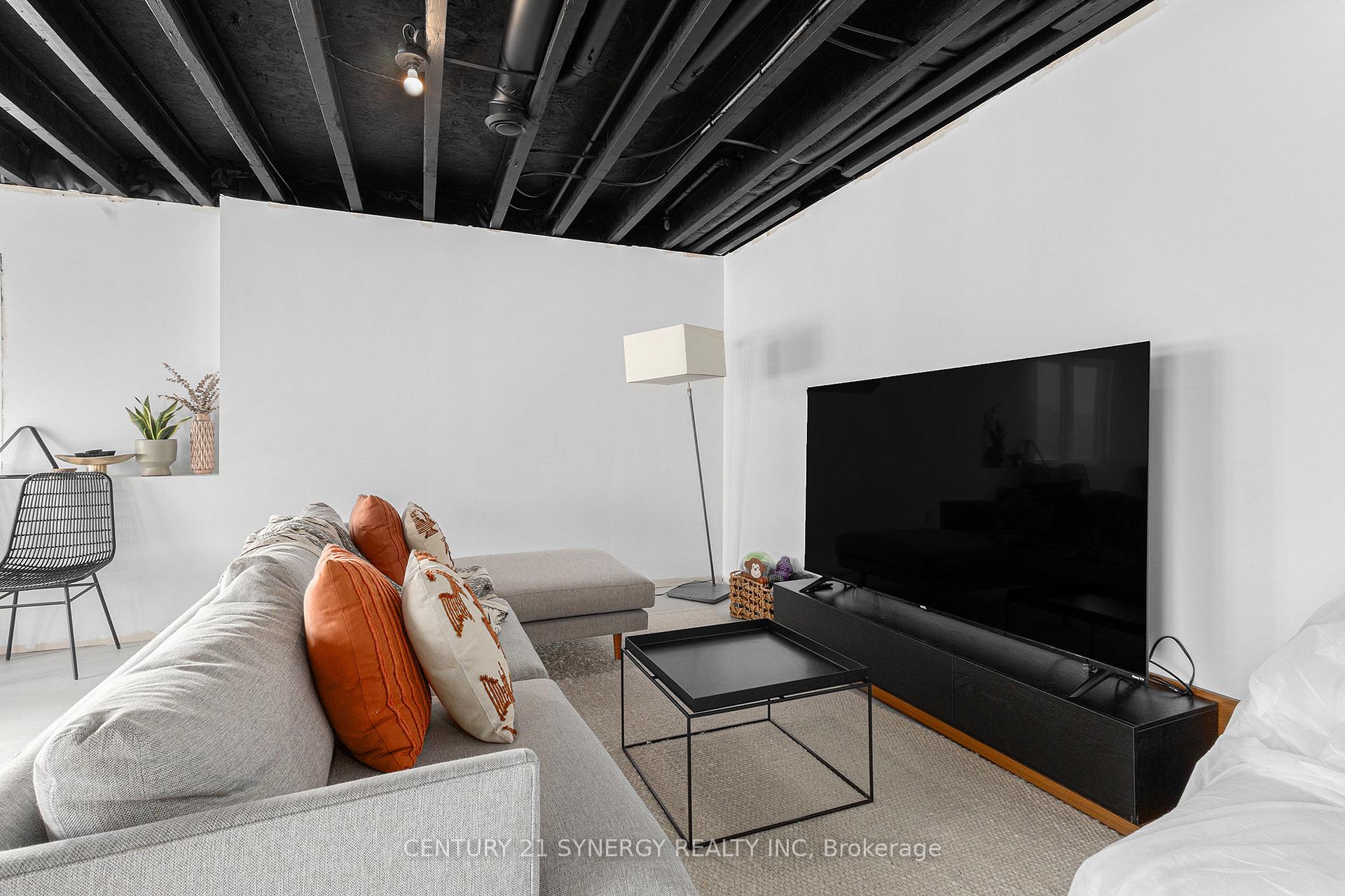 Photo 3 of 737 Walton Street, Cornwall — HOMEH