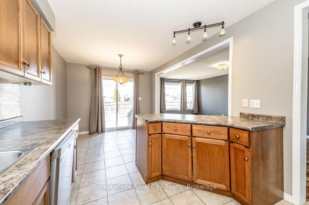 Photo 17 of 64 Shackleton Drive, Guelph, Grange Road — HOMEH