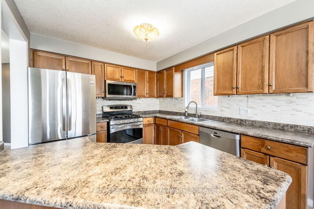 Photo 18 of 64 Shackleton Drive, Guelph, Grange Road — HOMEH