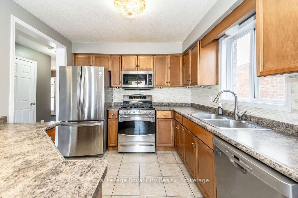 Photo 20 of 64 Shackleton Drive, Guelph, Grange Road — HOMEH