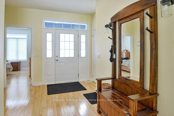 Photo 2 of 20 Twig's End, Gravenhurst, Muskoka (S) — HOMEH