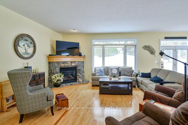 Photo 4 of 20 Twig's End, Gravenhurst, Muskoka (S) — HOMEH