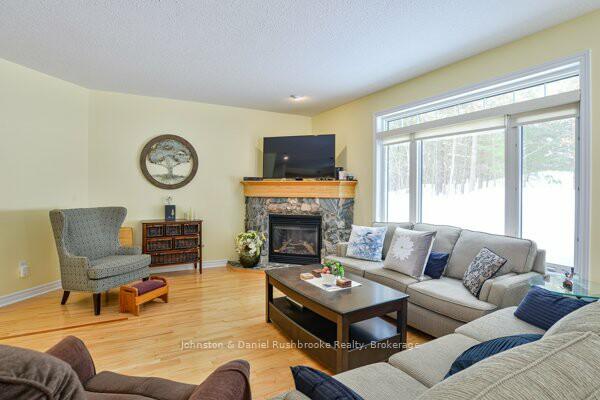 Photo 5 of 20 Twig's End, Gravenhurst, Muskoka (S) — HOMEH