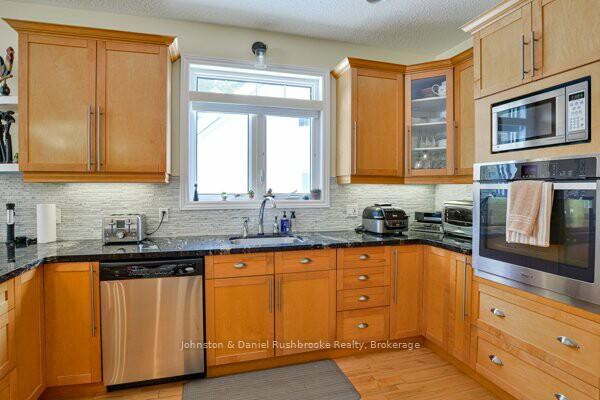 Photo 9 of 20 Twig's End, Gravenhurst, Muskoka (S) — HOMEH