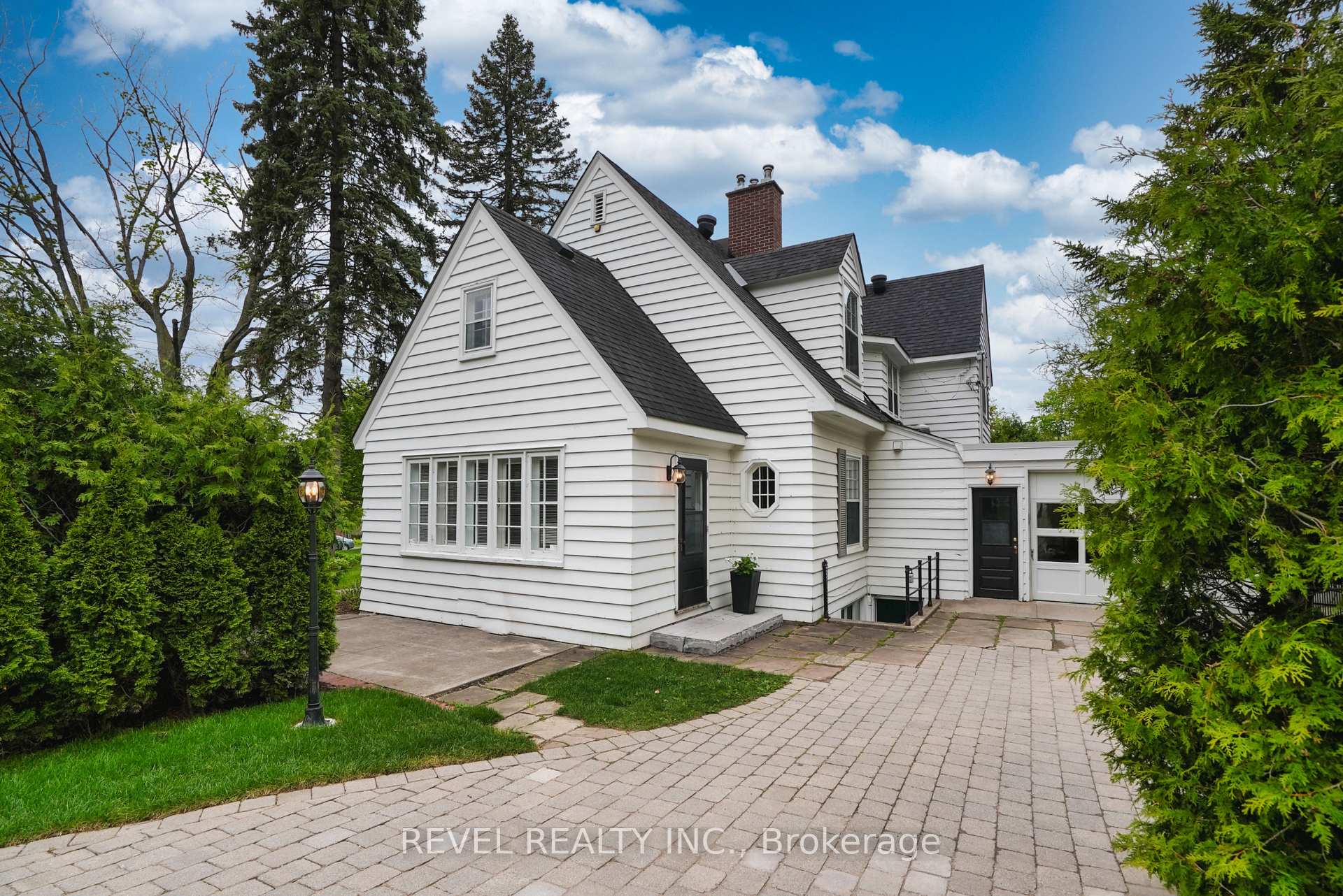 Photo 4 of 102 Blake Street, Barrie, North Shore — HOMEH
