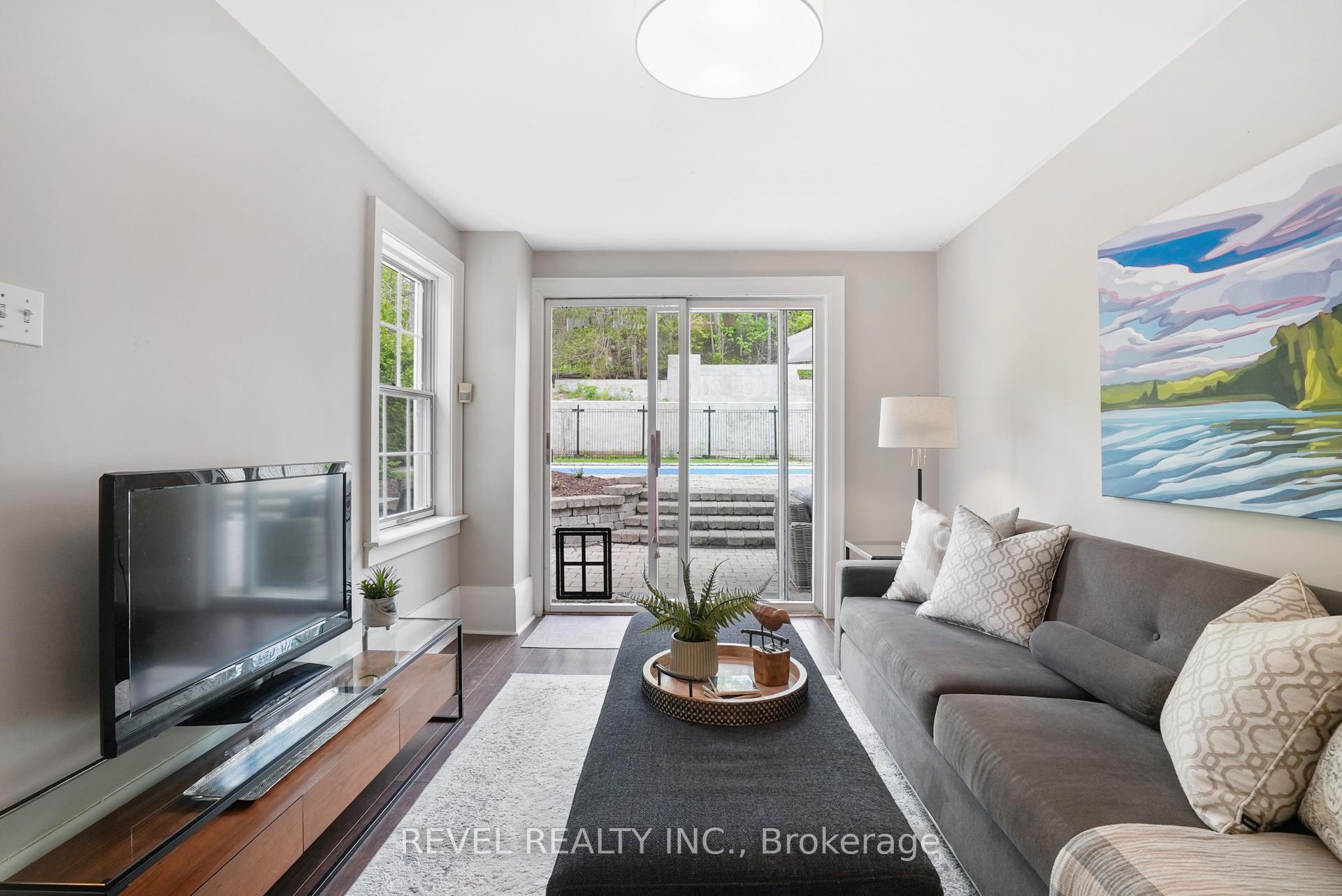 Photo 21 of 102 Blake Street, Barrie, North Shore — HOMEH