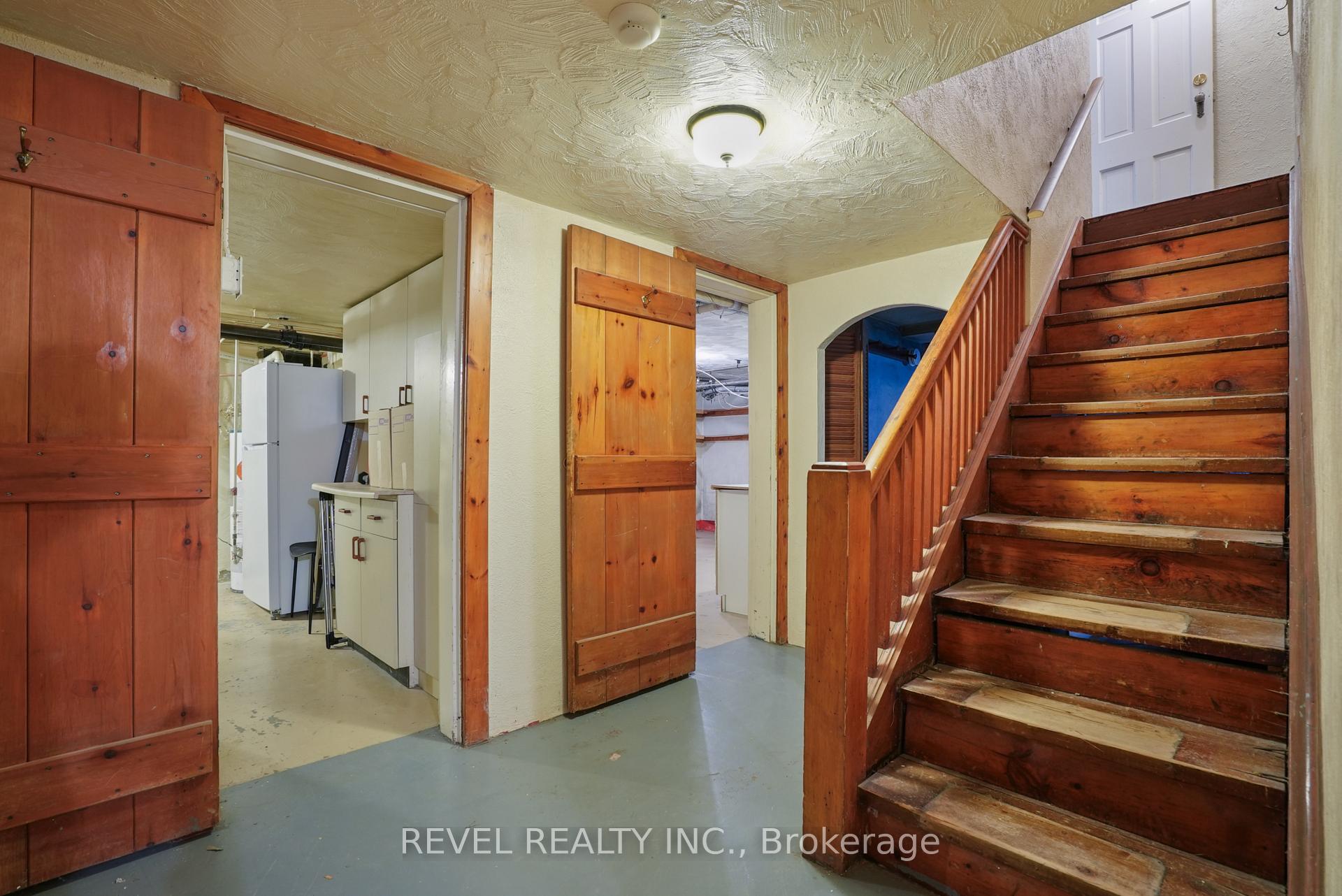 Photo 36 of 102 Blake Street, Barrie, North Shore — HOMEH