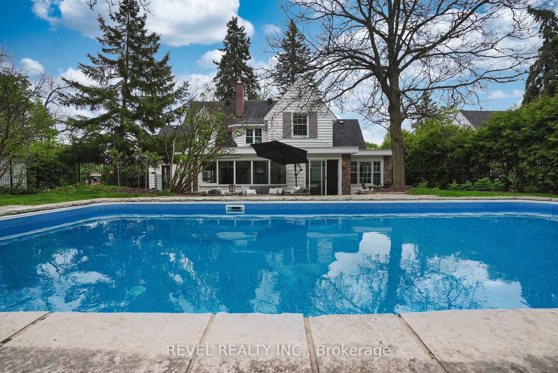 Photo 41 of 102 Blake Street, Barrie, North Shore — HOMEH