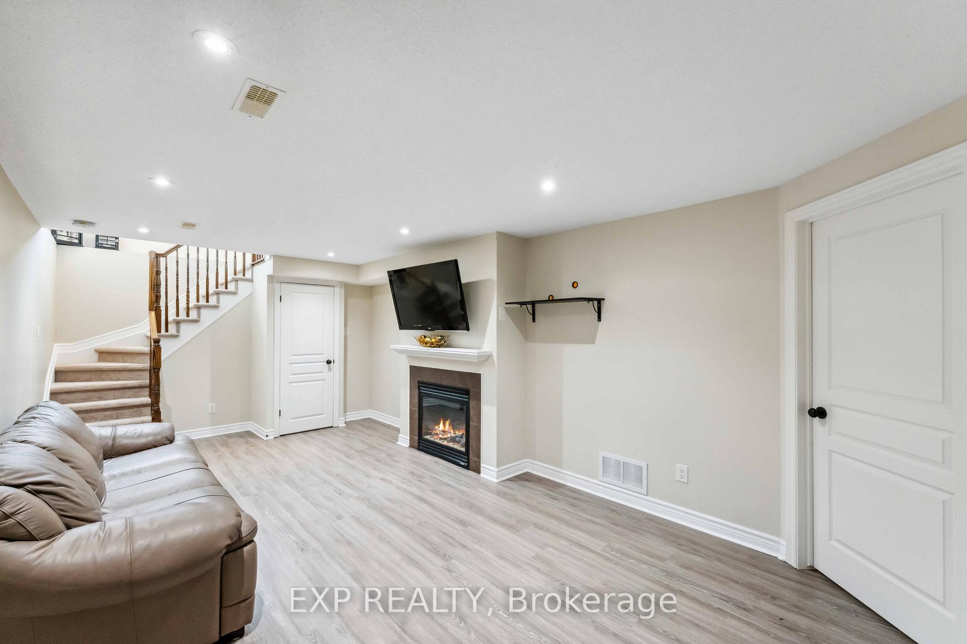 Photo 34 of 677 Bowercrest Crescent, Ottawa, Riverside South/Gloucester Glen — HOMEH