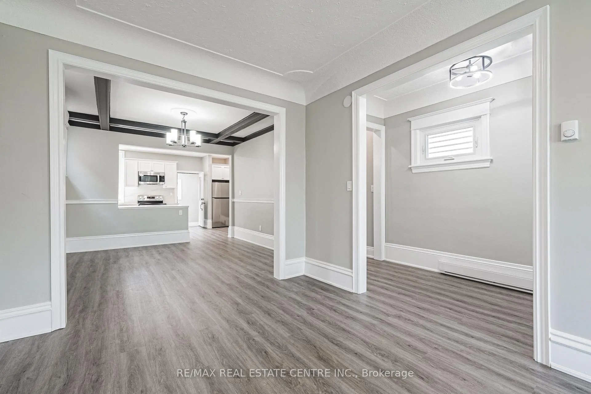 Photo 17 of 354 Cumberland Avenue, Hamilton, Blakeley — HOMEH