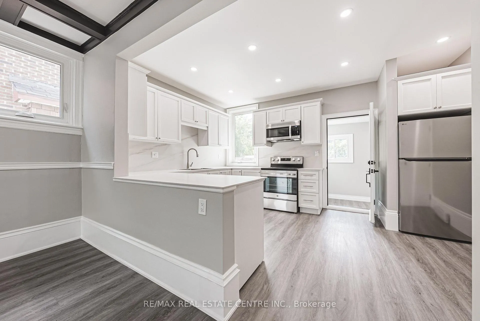 Photo 29 of 354 Cumberland Avenue, Hamilton, Blakeley — HOMEH