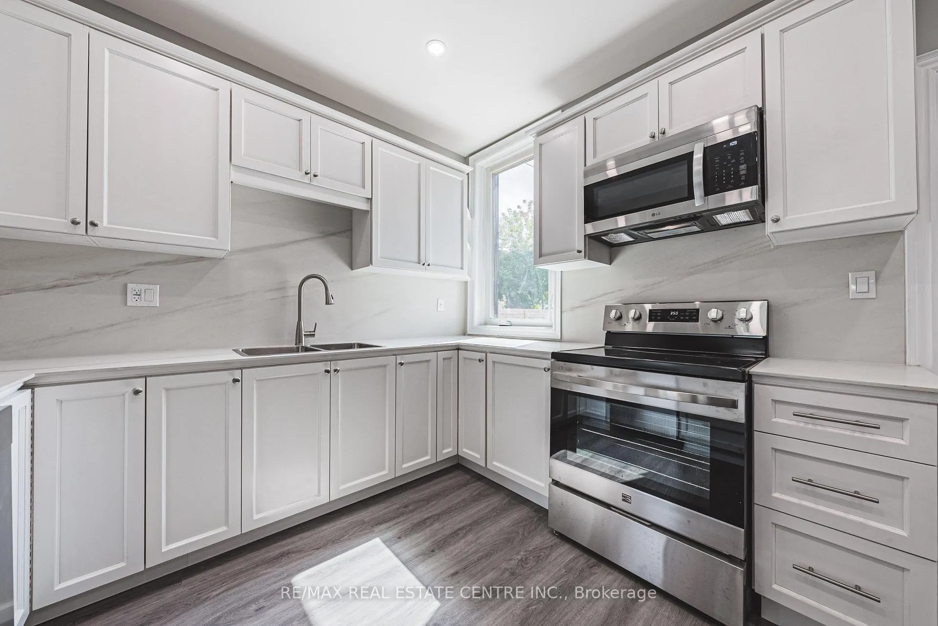 Photo 32 of 354 Cumberland Avenue, Hamilton, Blakeley — HOMEH