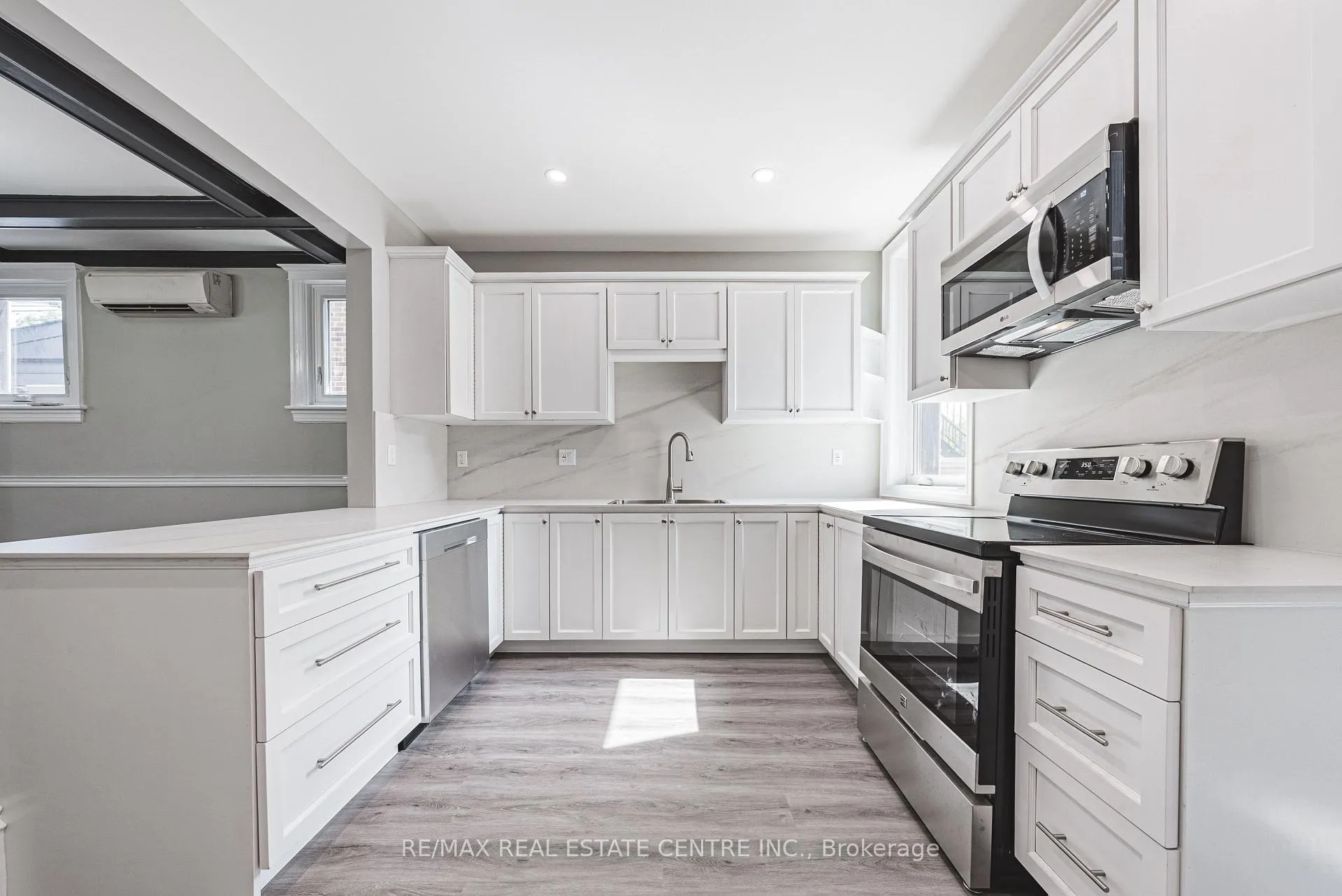 Photo 37 of 354 Cumberland Avenue, Hamilton, Blakeley — HOMEH