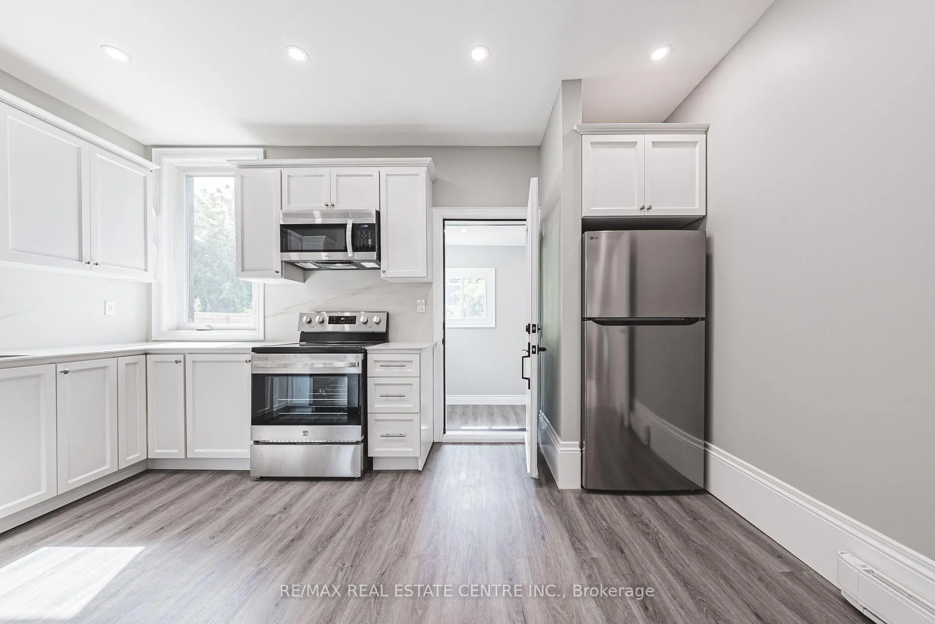Photo 40 of 354 Cumberland Avenue, Hamilton, Blakeley — HOMEH