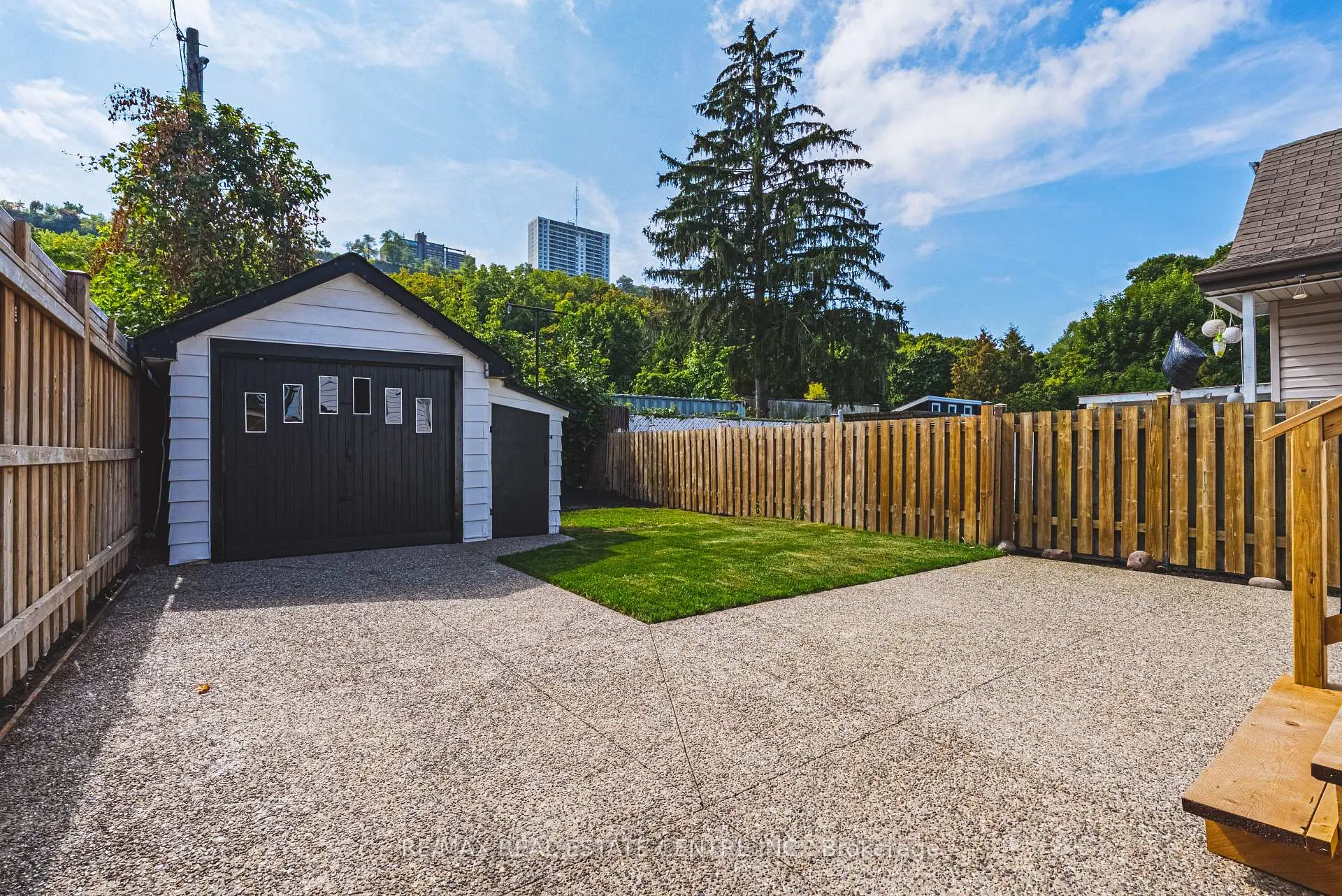 Photo 111 of 354 Cumberland Avenue, Hamilton, Blakeley — HOMEH
