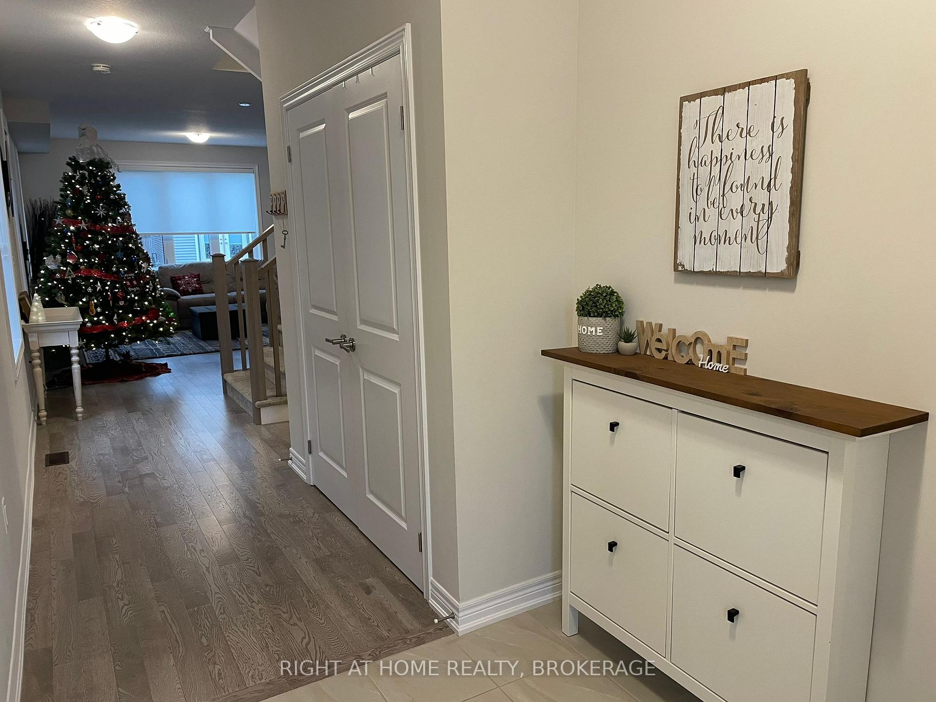 Photo 4 of 134 Terrace Drive, Grimsby, Grimsby East — HOMEH