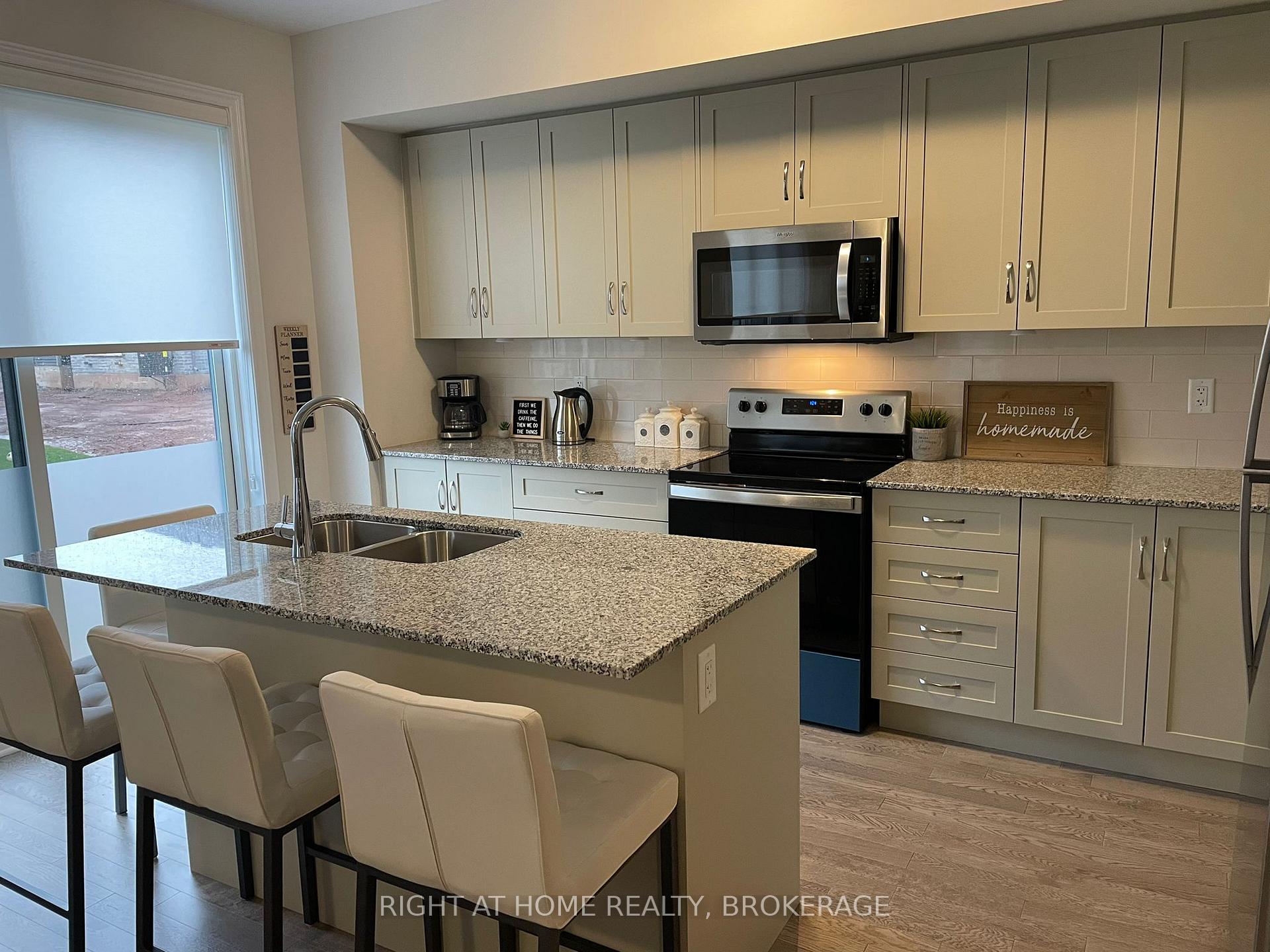 Photo 10 of 134 Terrace Drive, Grimsby, Grimsby East — HOMEH