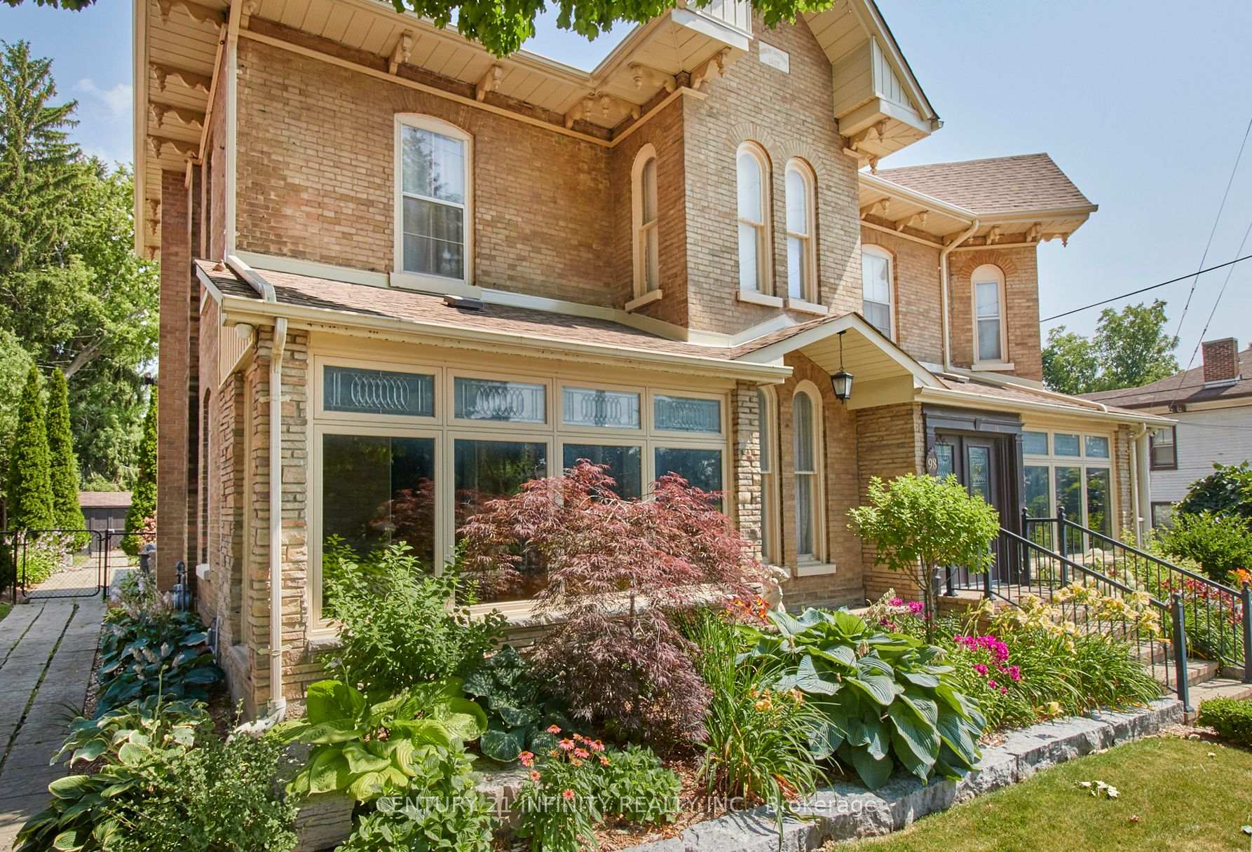 Photo 5 of 98 Church Street, Clarington, Bowmanville — HOMEH