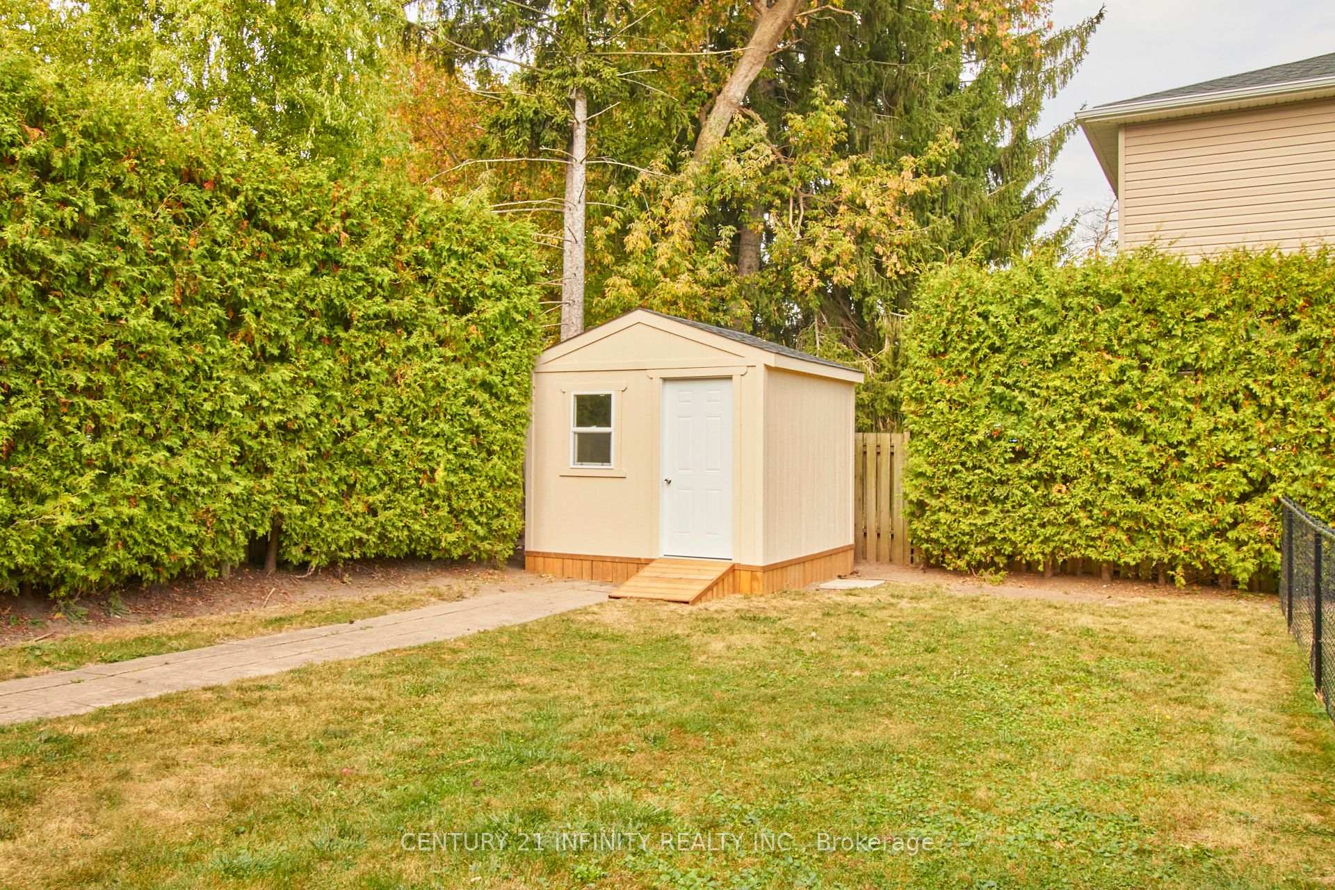 Photo 44 of 98 Church Street, Clarington, Bowmanville — HOMEH