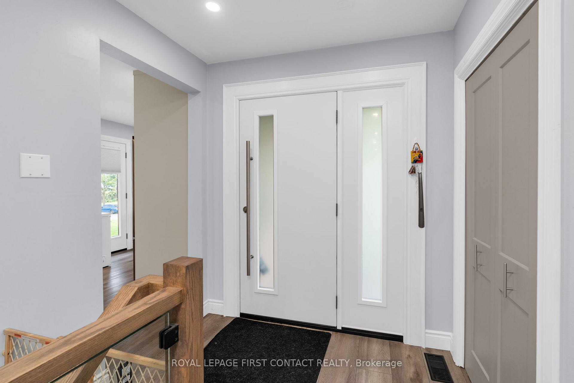 Photo 3 of 26 Ottaway Avenue, Barrie, Wellington — HOMEH